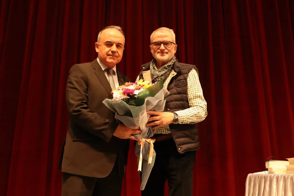 “Sevgi Dilimiz: Yunus Emre” Konulu Konferans Düzenlendi V 2