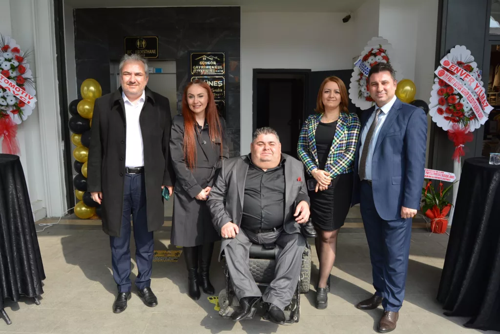 A PLUS GAYRİMENKUL YATIRIM OFİSİ’NDEN GÖRKEMLİ AÇILIŞ a1 6