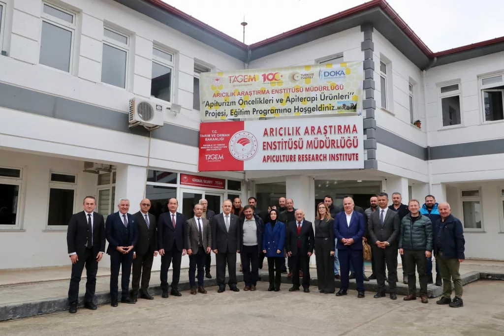 Arıcılara Apiterapi Eğitimi Verildi a1 8