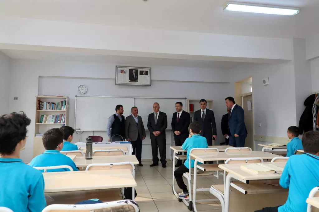 Vali Erol, OBB Ordu Anadolu İmam Hatip Lisesi’ni Ziyaret Etti a11