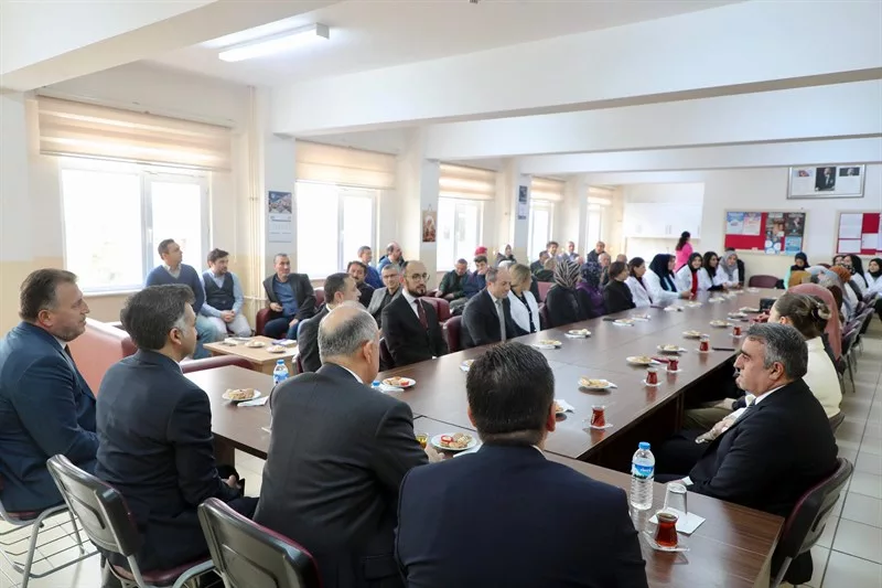 Vali Erol, OBB Ordu Anadolu İmam Hatip Lisesi’ni Ziyaret Etti a15 jpeg