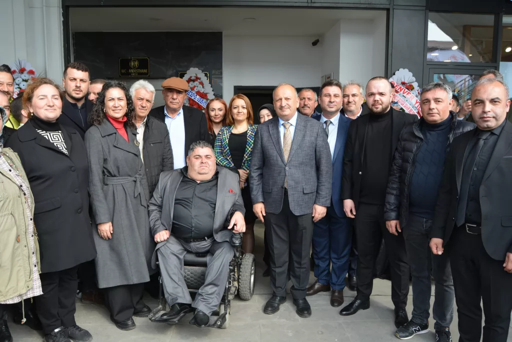 A PLUS GAYRİMENKUL YATIRIM OFİSİ’NDEN GÖRKEMLİ AÇILIŞ a2 2
