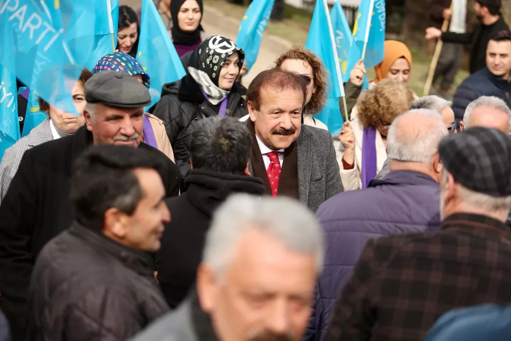 ANA KUCAĞINDA, BABA OCAĞINDAYIZ, YEŞİLKENT'TEYİZ ah