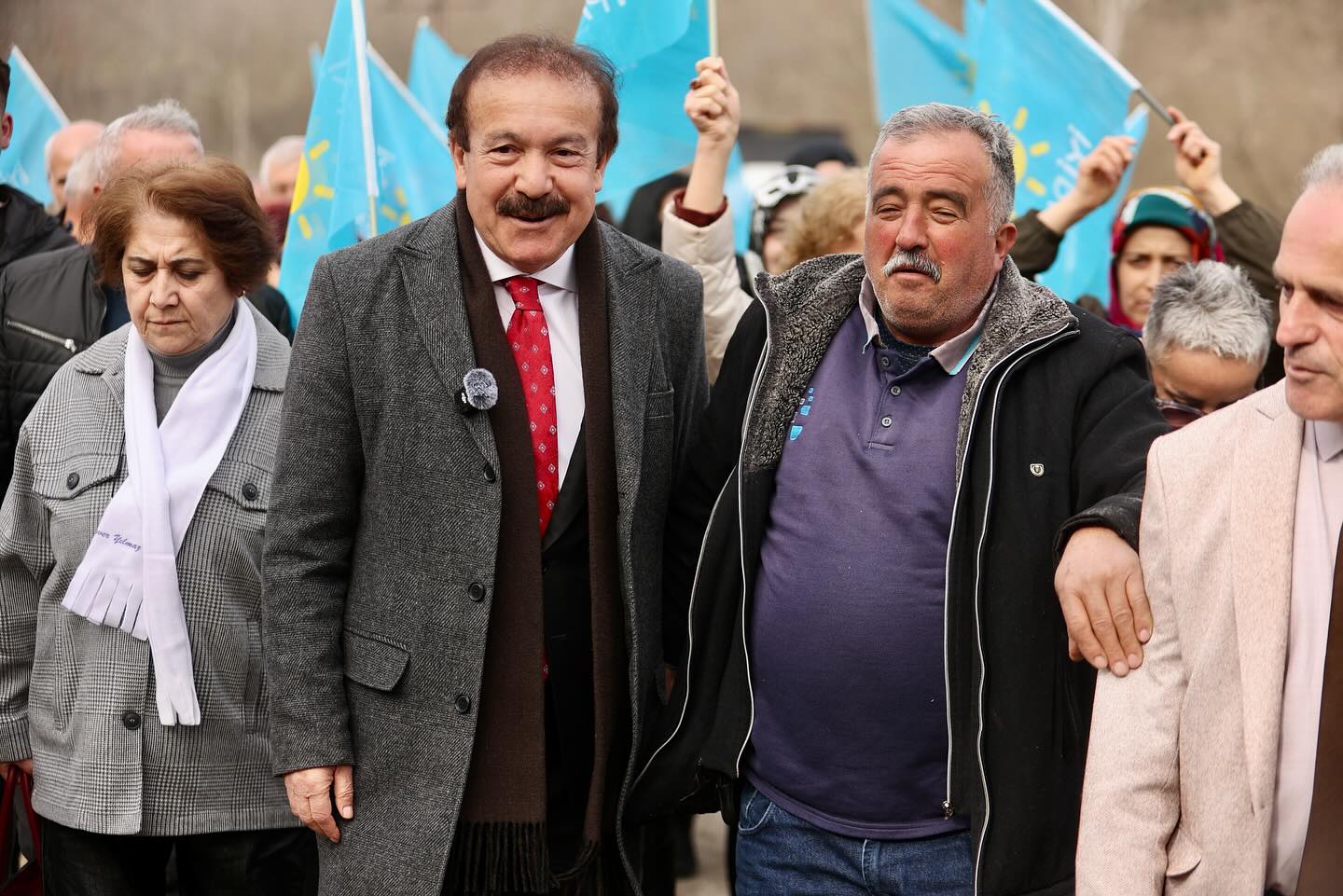 SARILMAYA HASRET KALMIŞIZ Bugün burada, doğduğum ve büyüdüğüm topraklarda, sizinle
