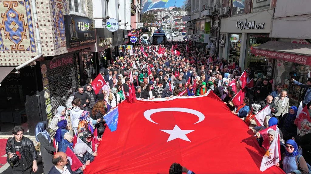 CUMHUR İTTİFAKI’NDAN BÜYÜK ÜNYE YÜRÜYÜŞÜ ak 3