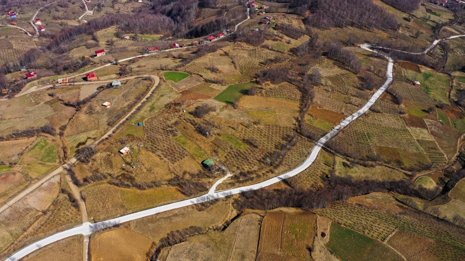 BÜYÜKŞEHİR’DE DURMAK YOK KORGAN’IN EN BÜYÜK MAHALLERİNDEN OLAN ÇAYIRKENTTE BETON