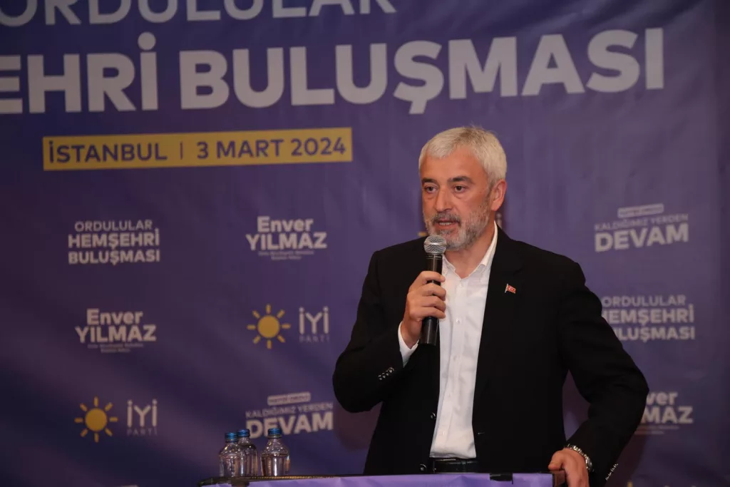 İSTANBUL'DA ENVER YILMAZ'A SEVGİ SELİ env2