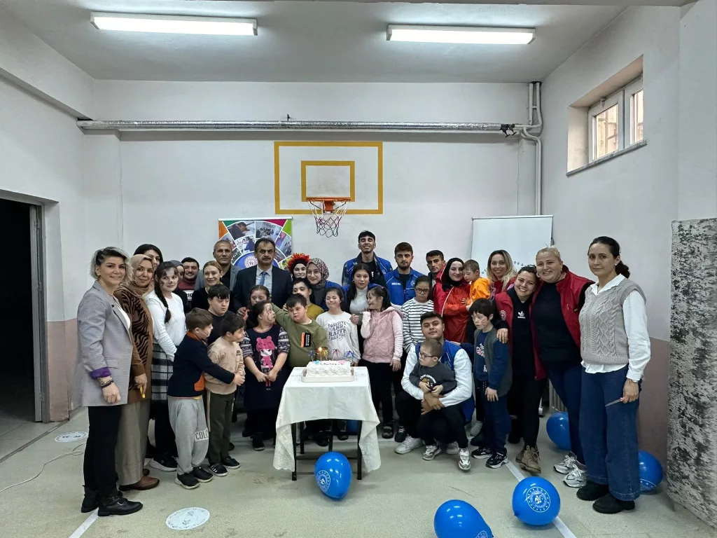 Gençlik Merkezlerinde Farkındalık Günü etkinlikleri gerçekleştirildi. ge