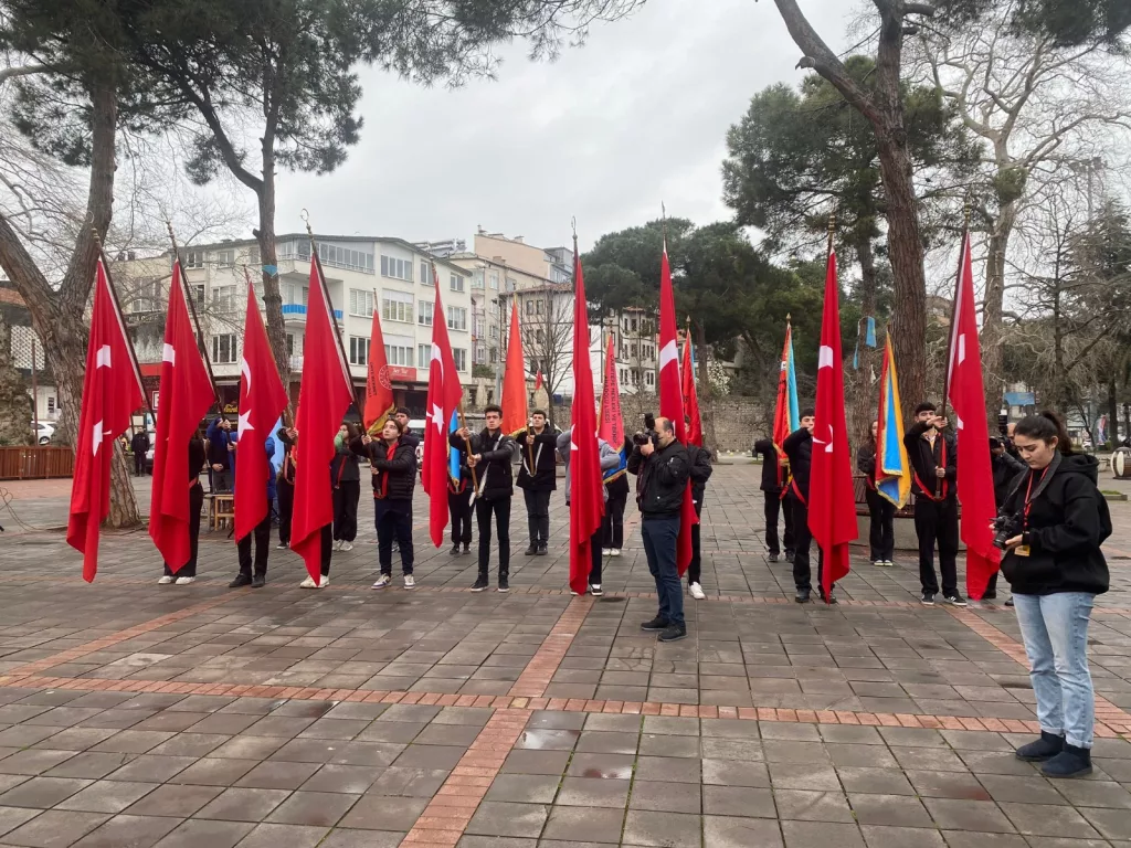 "Ünye Belediye Başkan Adayı Hayati Balcı, Çanakkale Zaferi'nin 109. Yıl Dönümü Törenine Katıldı" h3