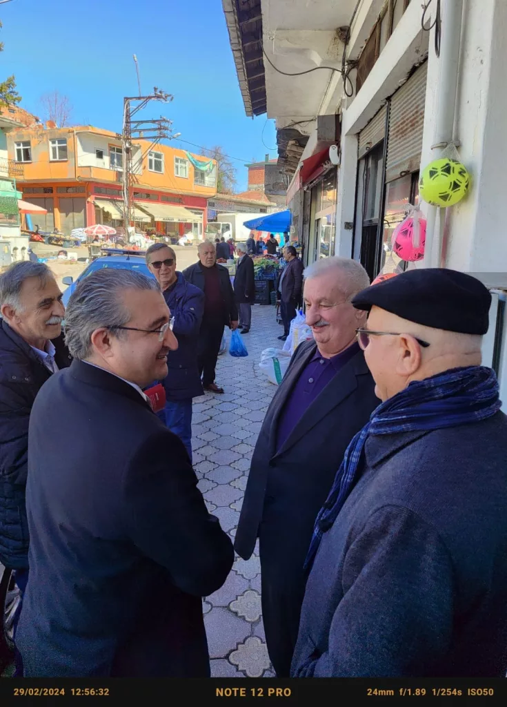 "Ünye'yi Yeniden İnşa Etmek: Cumhur Öztürk'ün Belediyecilikteki Yenilikçi Bakışı" i