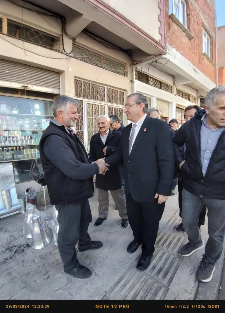 "Ünye'yi Yeniden İnşa Etmek: Cumhur Öztürk'ün Belediyecilikteki Yenilikçi Bakışı" i1