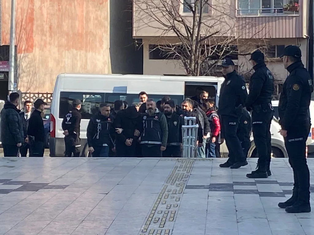 ÜNYE’DE UYUŞTURUCU OPERASYONU kaca