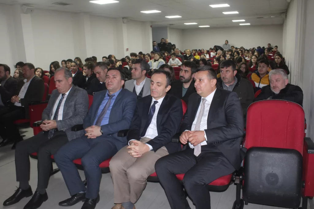 YAVUZ SELİM KIRAN,ÖĞRENCİLERLE BULUŞTU ki2