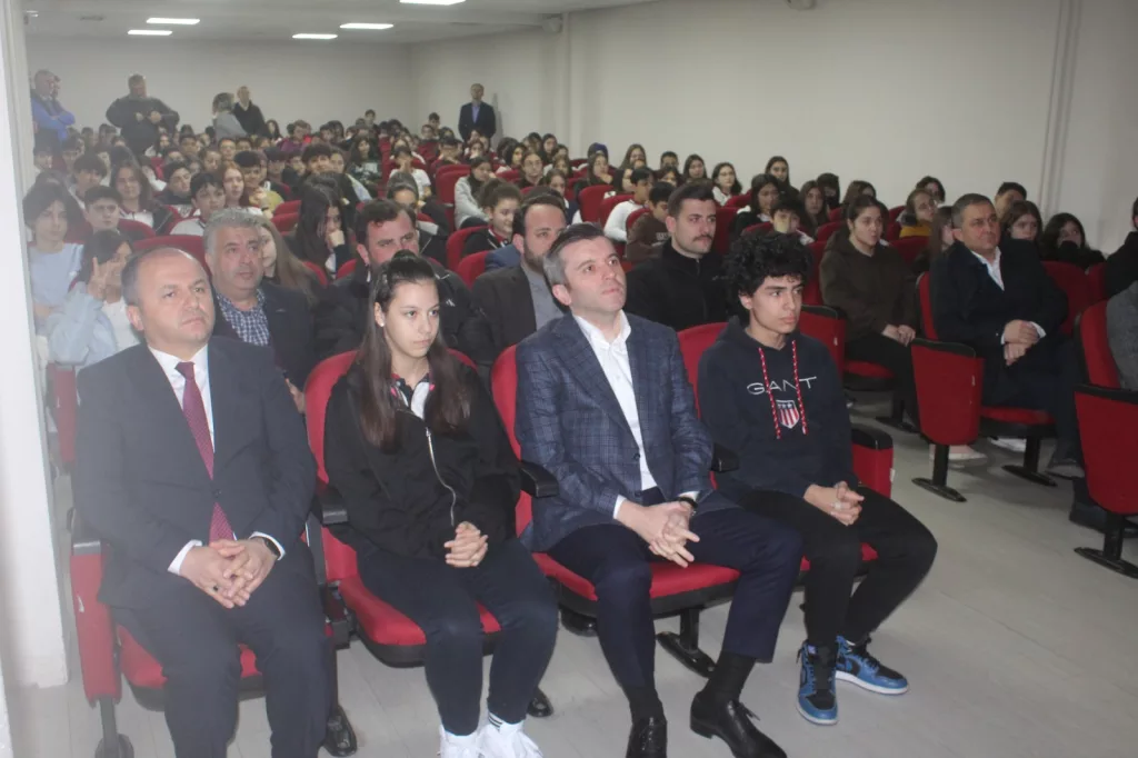 YAVUZ SELİM KIRAN,ÖĞRENCİLERLE BULUŞTU ki4