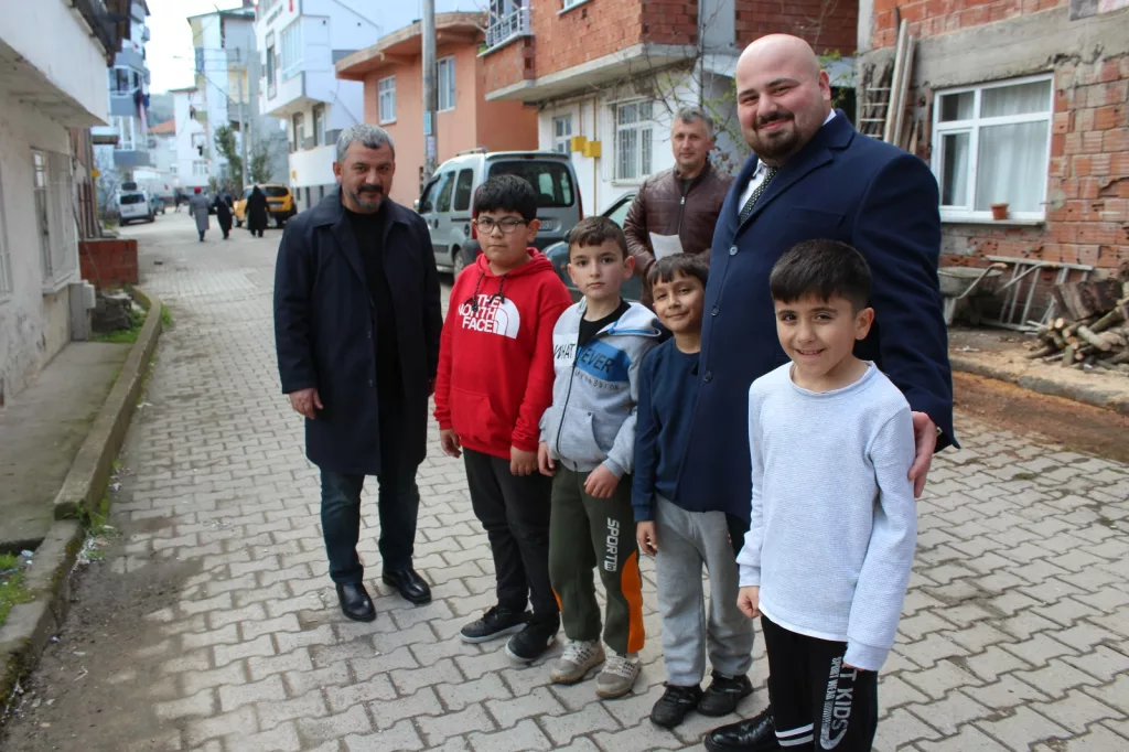 "Saadet Partisi adayı Lacivert, durdurak bilmiyor" sa4 1