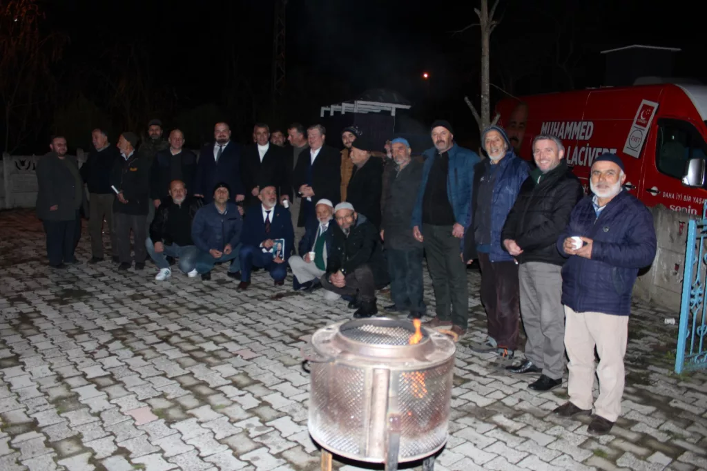 "Saadet Partisi adayı Lacivert, durdurak bilmiyor" sa5 1