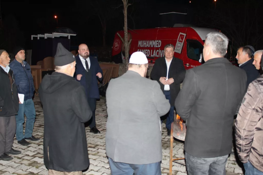 "Saadet Partisi adayı Lacivert, durdurak bilmiyor" sa6 1