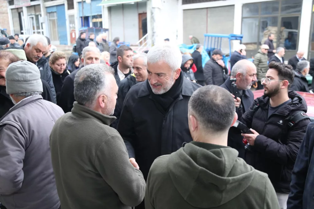 ÜNYE'DE ENVER YILMAZ'A SEVGİ SELİ u2