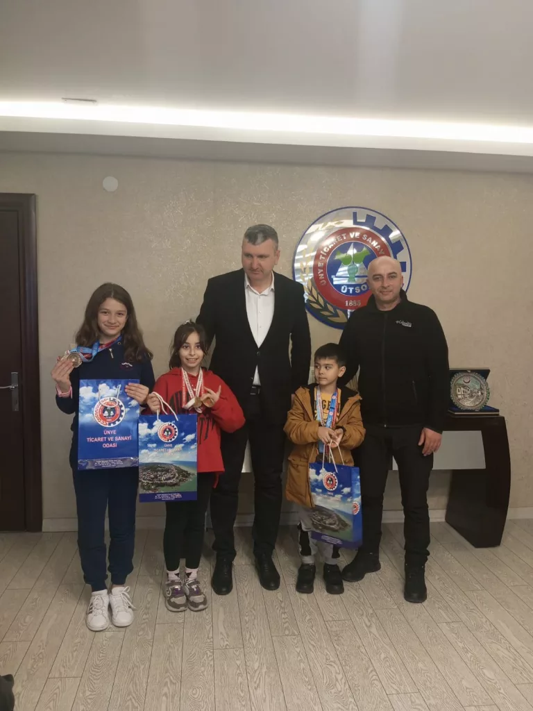 Cesur Yürekler Spor Kulübü'nden Ünye Ticaret Odası'na Anlamlı Ziyaret ye1
