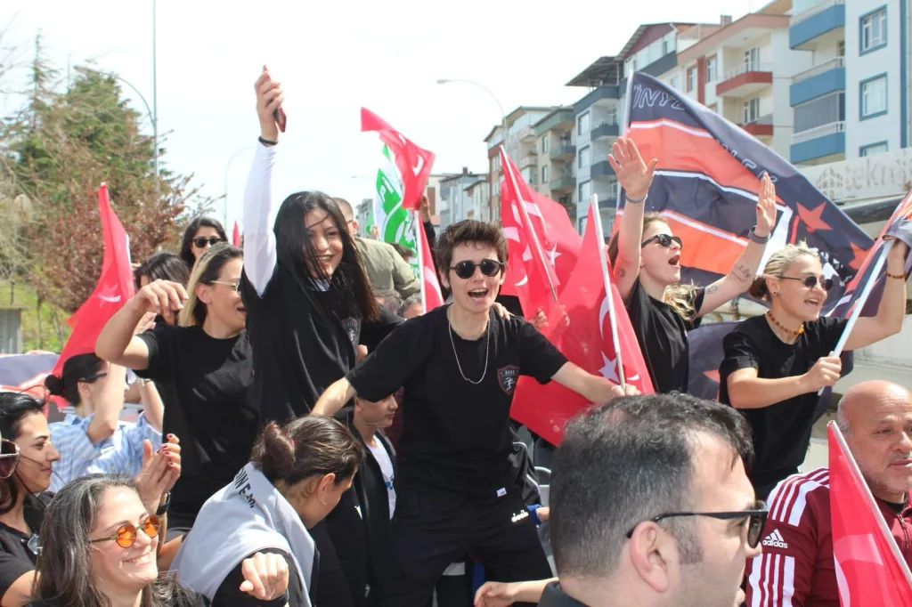 ÜNYE KADIN FUTBOL KULÜBÜ ŞAMPİYONLUK TURUNDA 1 14