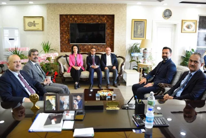 MİLLETVEKİLİ ÖZER’DEN BAŞKAN TAVLI’YA ZİYARET 1 38 jpg