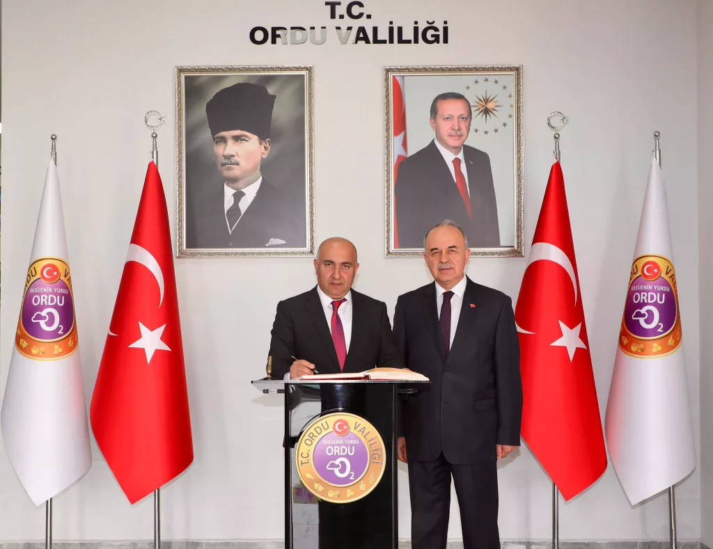 Azerbaycan Kars Başkonsolusu Guliyev, Vali Erol’u Ziyaret Etti 1 43