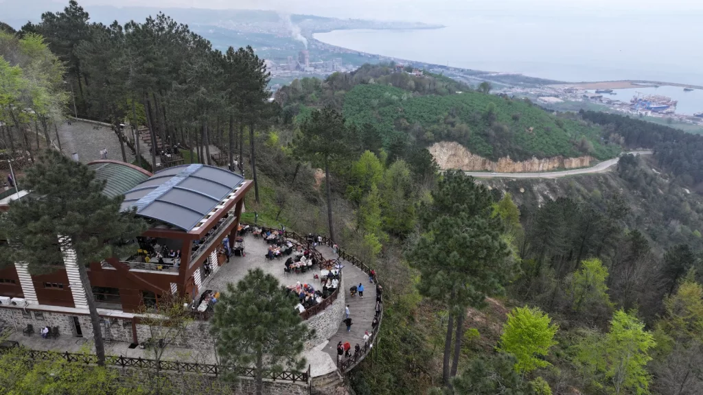ÜNYE BELEDİYESİ TESİSLERİ ZİYARETÇİ AKININA UĞRADI 17