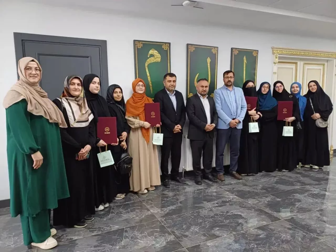 HAFIZLIK BELGELERİ SAHİPLERİNE TAKDİM EDİLDİ. Ünye Müftülüğü hafızlık ve hafızelik