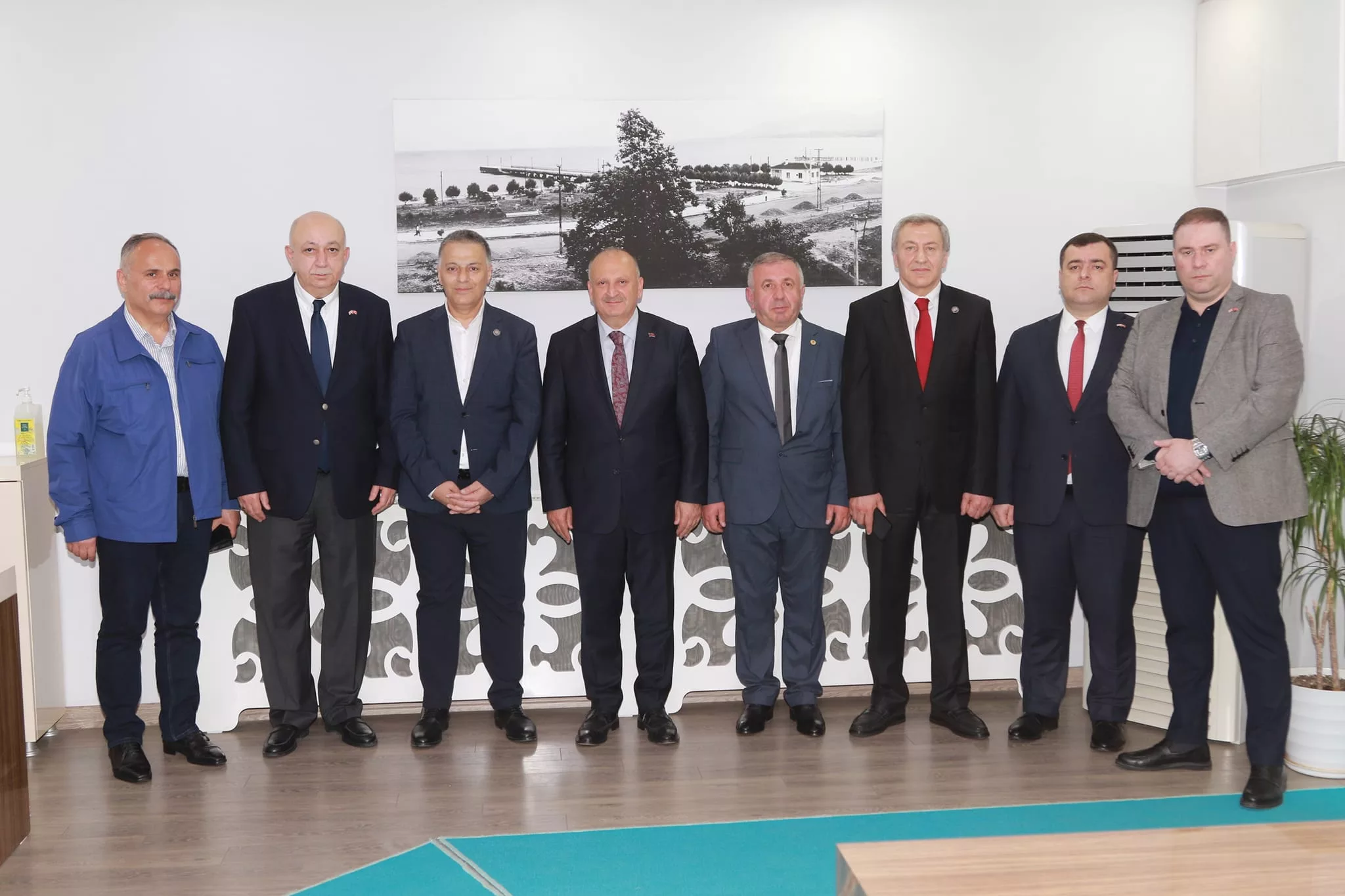 Ünye Belediye Başkanı Hüseyin Tavlı Gürcistan Parlamentosu üyeleriyle Ünye’de buluştu.