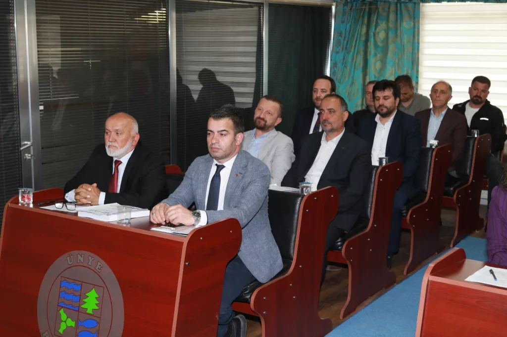 BAŞKAN TAVLI, “YENİ DÖNEM ÜNYE’MİZE HAYIRLI OLSUN” 6 6