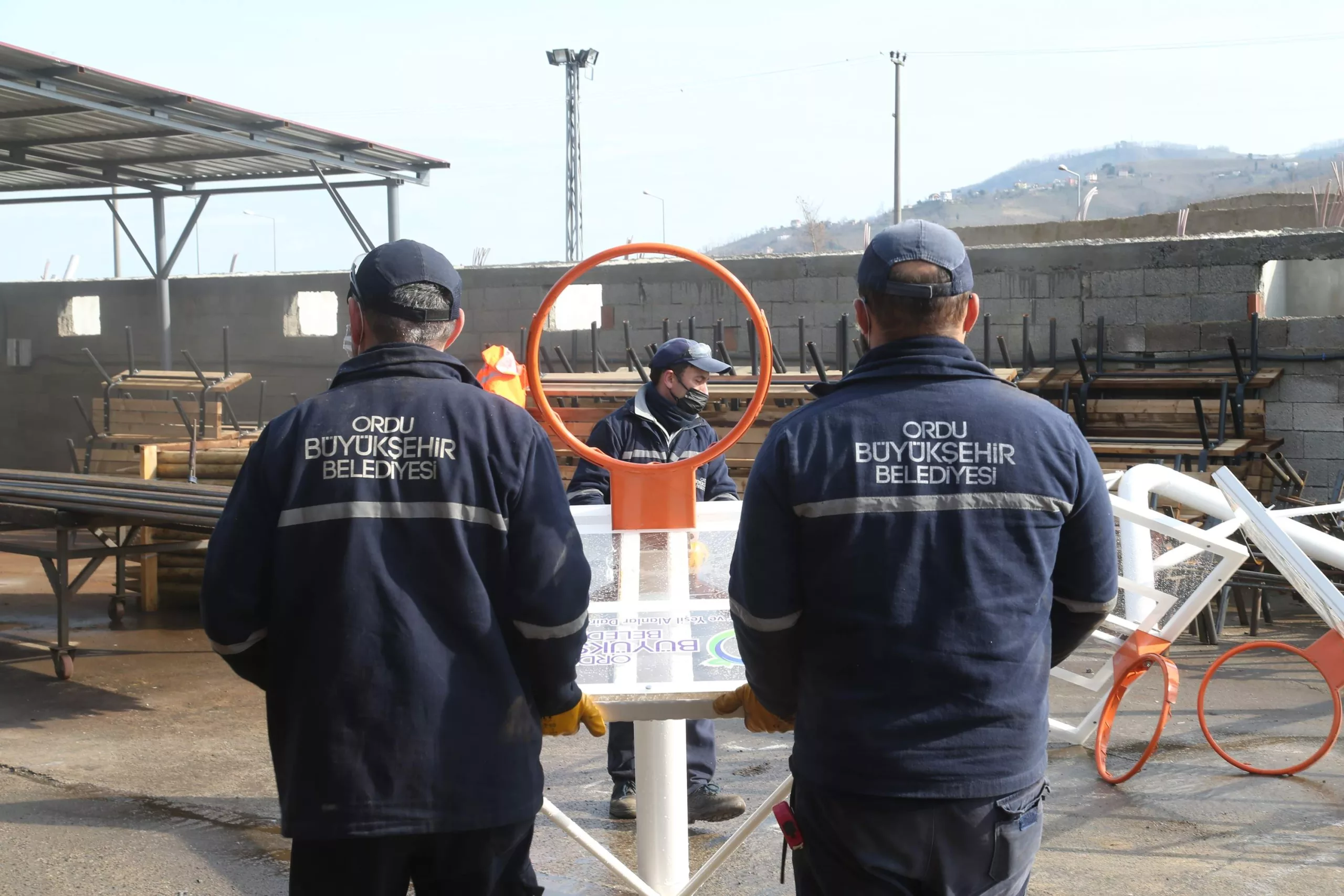 FABRİKA GİBİ ATÖLYE BÜYÜKŞEHİR KENDİ ÜRETİYOR MALİYETLER DÜŞÜYOR ŞEHİR MOBİLYALARINDAN
