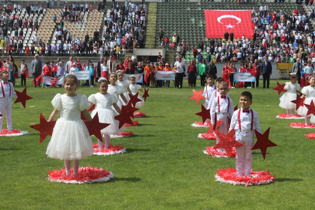 23 Nisan Ulusal Egemenlik ve Çocuk Bayramı tüm yurtta olduğu gibi Ünye’de de coşku ile kutlandı. IMG 1944 1