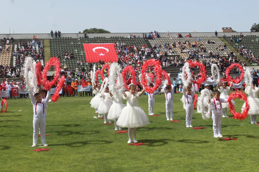 23 Nisan Ulusal Egemenlik ve Çocuk Bayramı tüm yurtta olduğu gibi Ünye’de de coşku ile kutlandı. IMG 1954