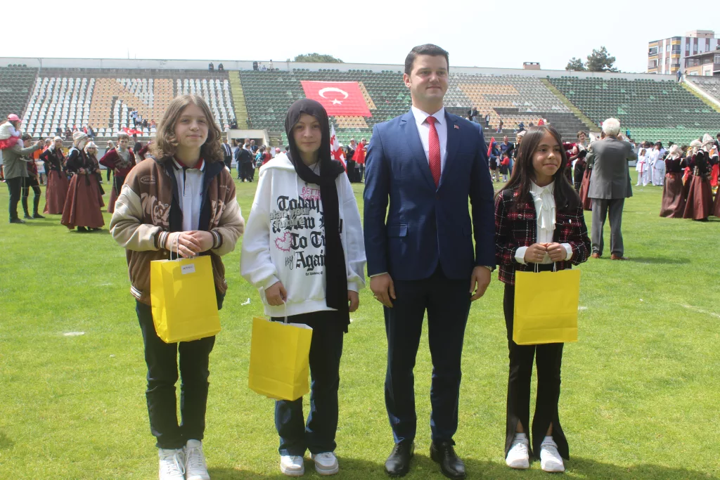 23 Nisan Ulusal Egemenlik ve Çocuk Bayramı tüm yurtta olduğu gibi Ünye’de de coşku ile kutlandı. IMG 2035 1