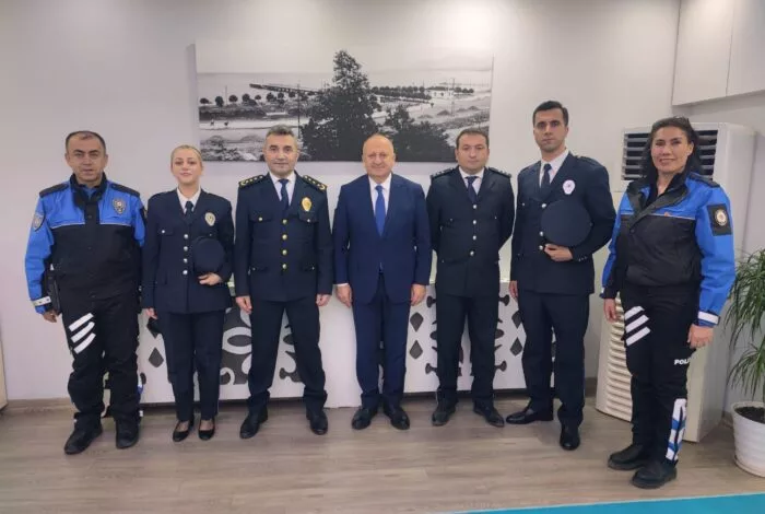 BAŞKAN TAVLI’YA POLİS HAFTASI ZİYARETİ P jpg