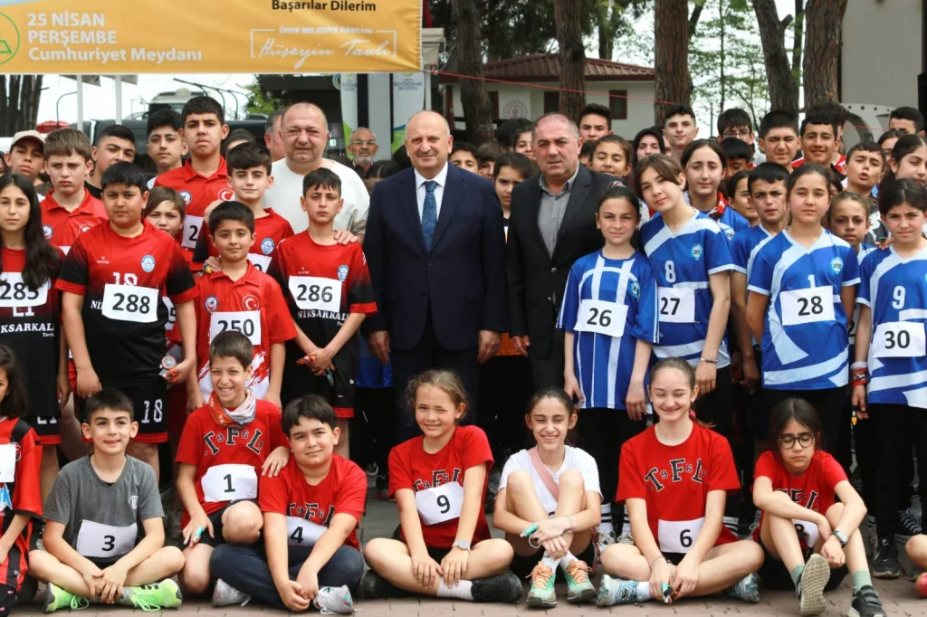 17 İLDEN SPORCULAR ÜNYE’Yİ YARIŞARAK KEŞFETTİLER U1