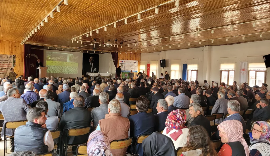 Akkuş’ta Şeker Fasulyenin Geleceği Konuşuldu ak2