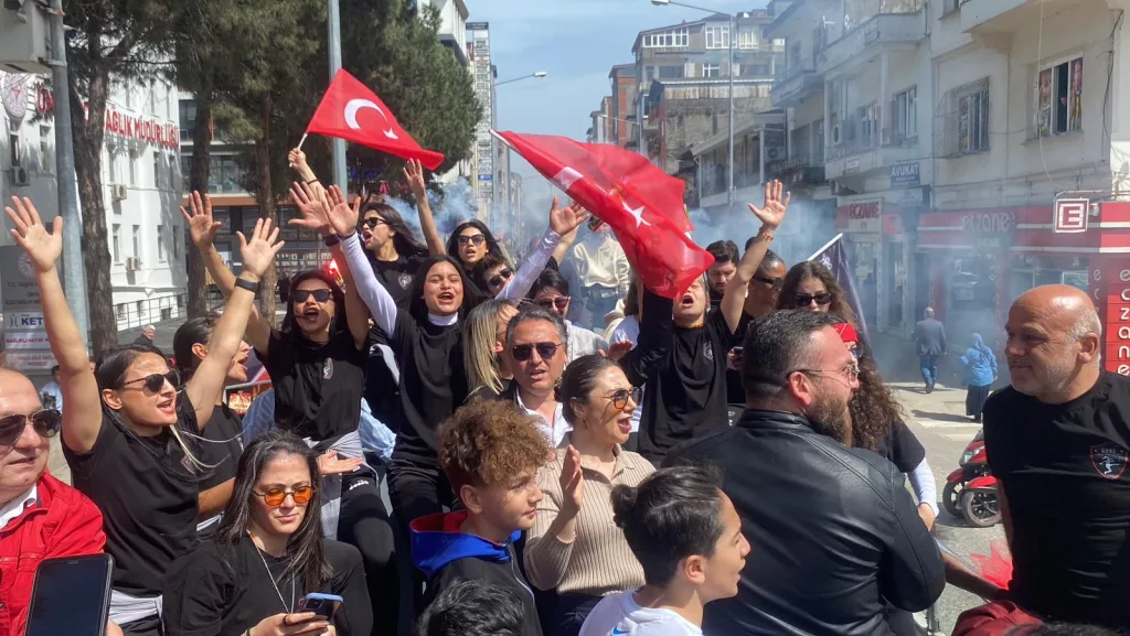 ÜNYE KADIN FUTBOL KULÜBÜ ŞAMPİYONLUK TURUNDA bf1a100d 68e7 4806 8e12 dd7565ebca9d