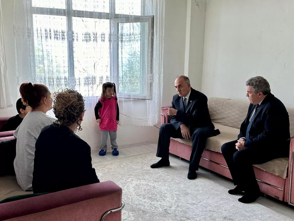 Vali Erol, Hane Ziyaretlerini Aralıksız Sürdürüyor e1