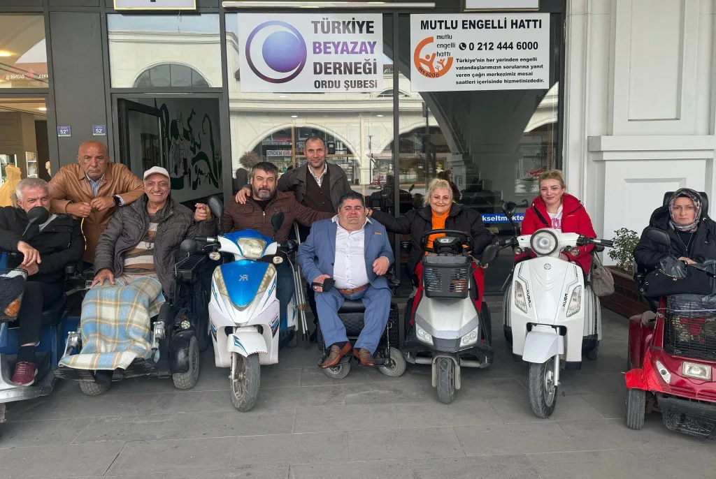 YENİ BAŞKAN VE YÖNETİMİNDEN BEYAZAY DERNEĞİ’NE ZİYARET en 1