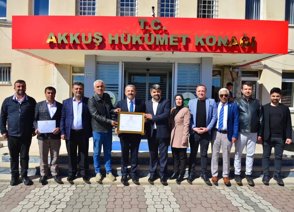 Başkan Demirci Mazbatasını Aldı i2