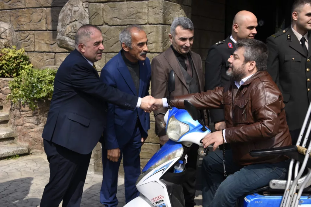 ÜNYE’DE KENT BAYRAMLAŞMASI COŞKUSU ke1