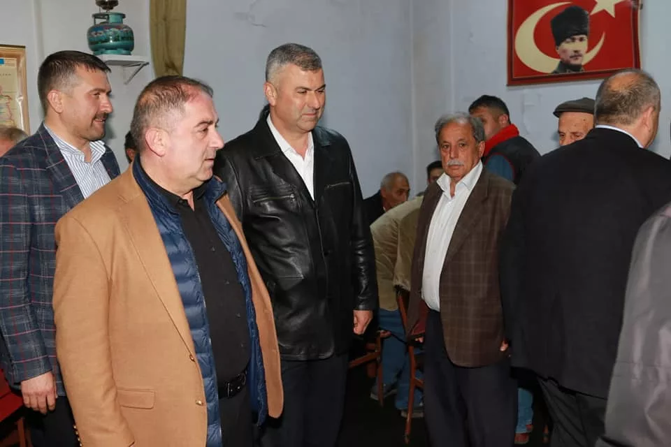 BAŞKAN TAVLI’YA İNKUR’DA KONFETİLİ VE MEŞALELİ KARŞILAMA ta2 jpg