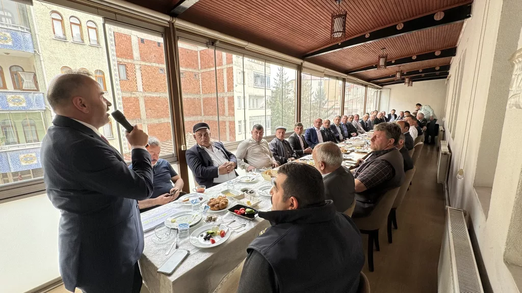 Kumru Belediye Başkanı Yusuf Yalçuva Muhtarlarla biraraya geldi. y