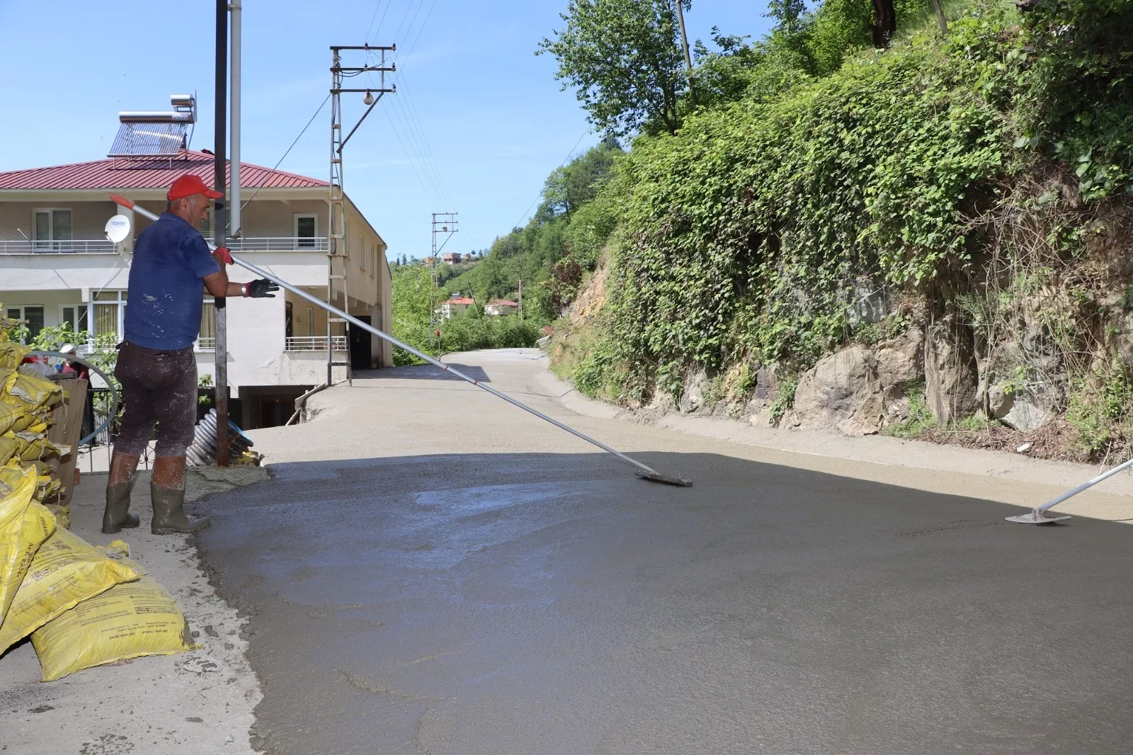 ALTINORDU’DA BETON YOL SEVİNCİ 40 YILDIR ÖZLEMLE BEKLENEN, ALINCA, ALİSAYVAN,