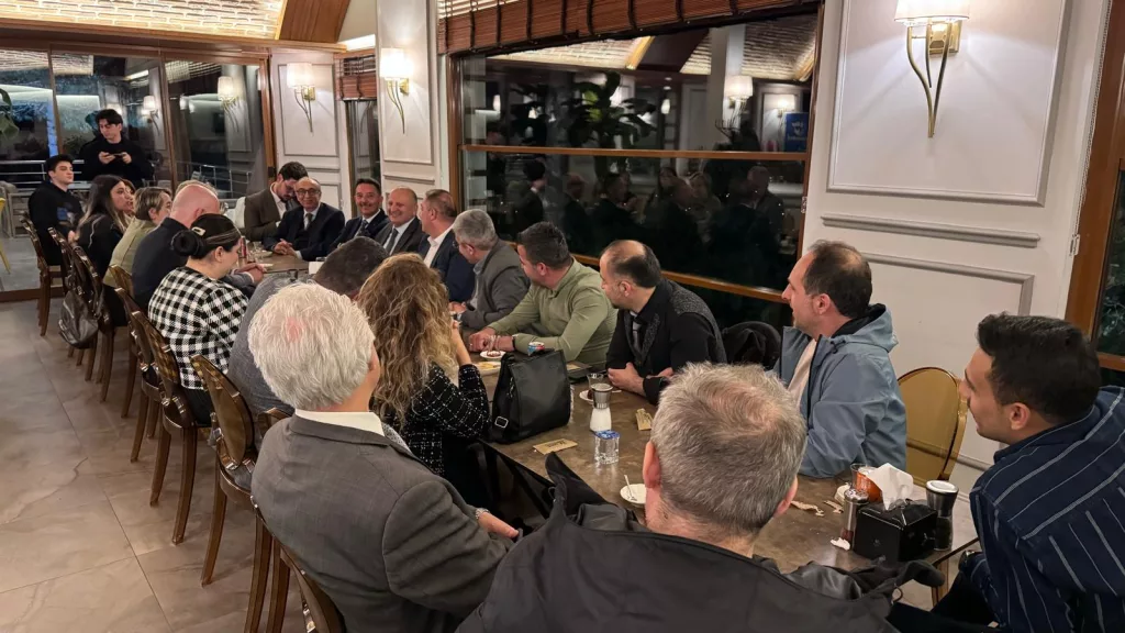BAŞKAN TAVLI, “TARAFSIZLIK İLKESİYLE HAREKET EDEN RADYOCULARIMIZIN GÜNÜNÜ KUTLUYORUM” 1 7