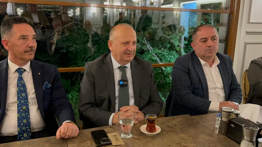 BAŞKAN TAVLI, “TARAFSIZLIK İLKESİYLE HAREKET EDEN RADYOCULARIMIZIN GÜNÜNÜ KUTLUYORUM” 11 1