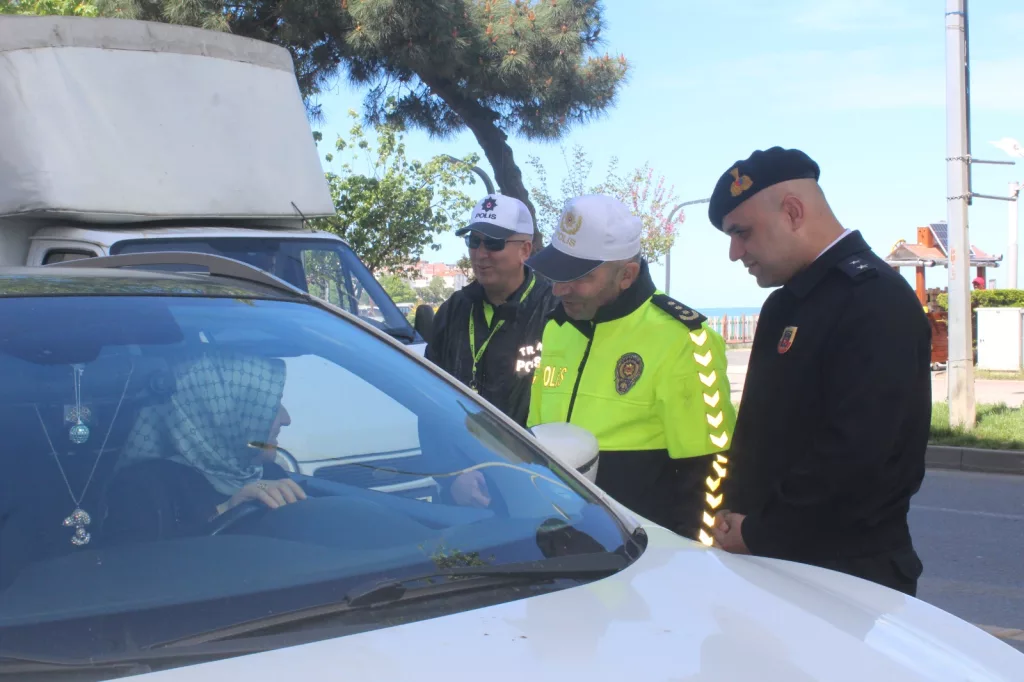 Trafik haftası yaya geçidi farkındalık etkinliği yapıldı 12 1