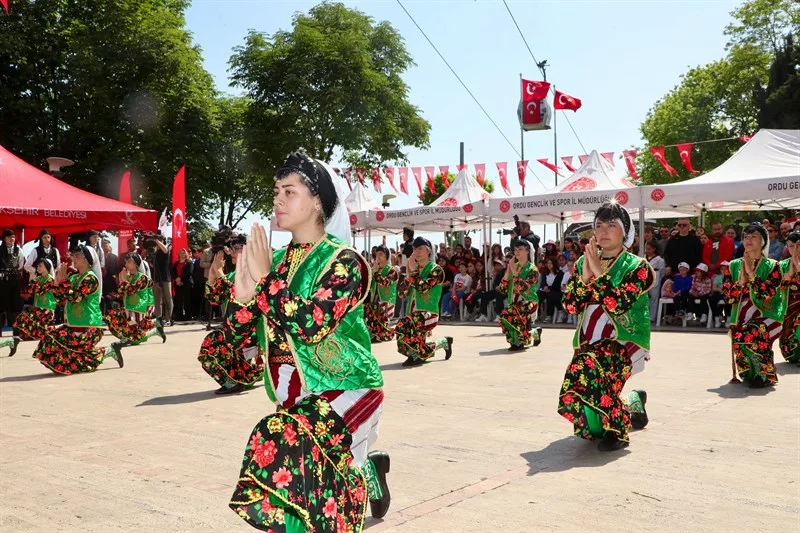 19 Mayıs Atatürk’ü Anma, Gençlik ve Spor Bayramı Coşkuyla Kutlandı 12 6 jpg