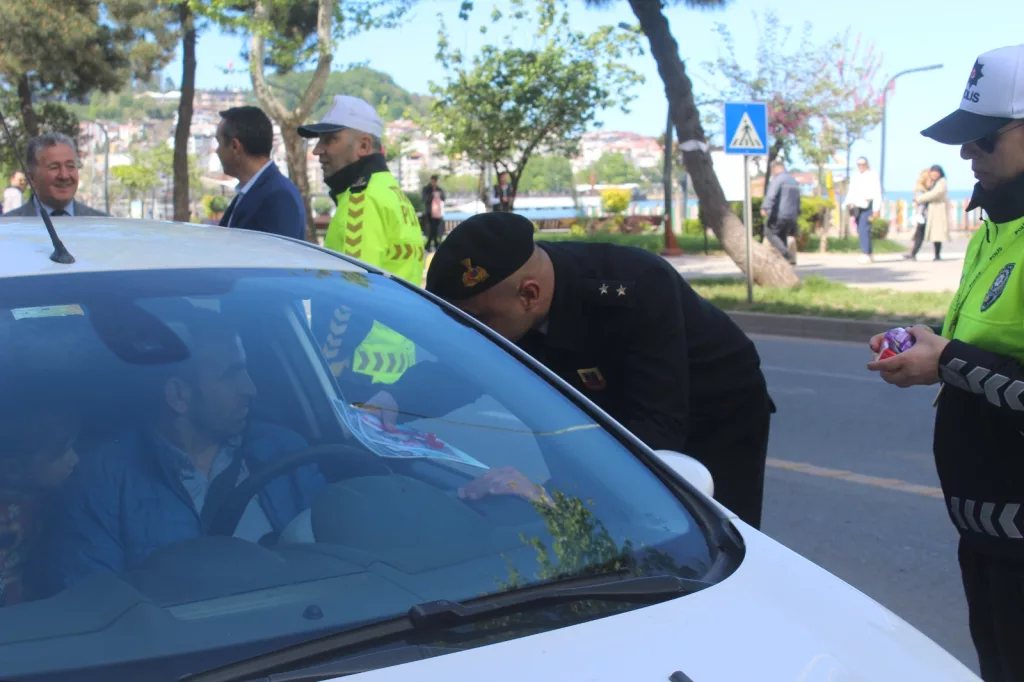 Trafik haftası yaya geçidi farkındalık etkinliği yapıldı 13 2